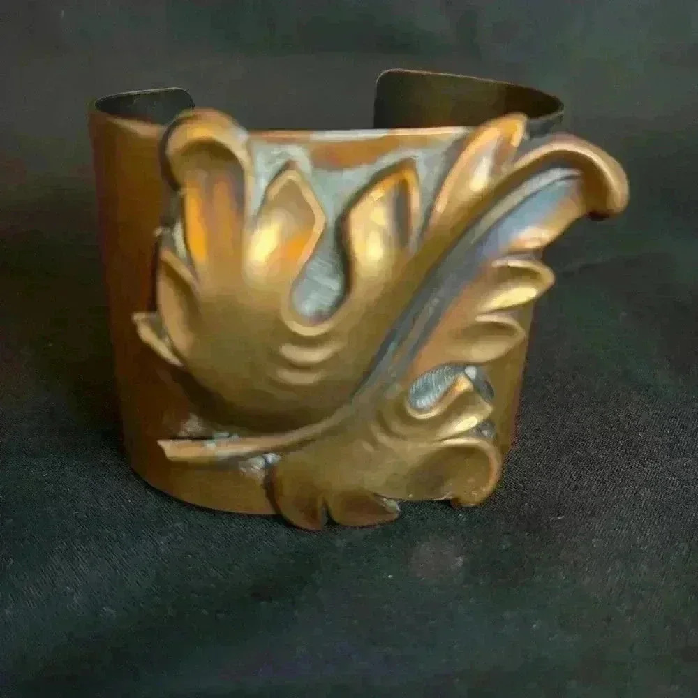 Roslyn Hoffman copper  leaf Cuff Bracelet​ - Picture 4 of 4